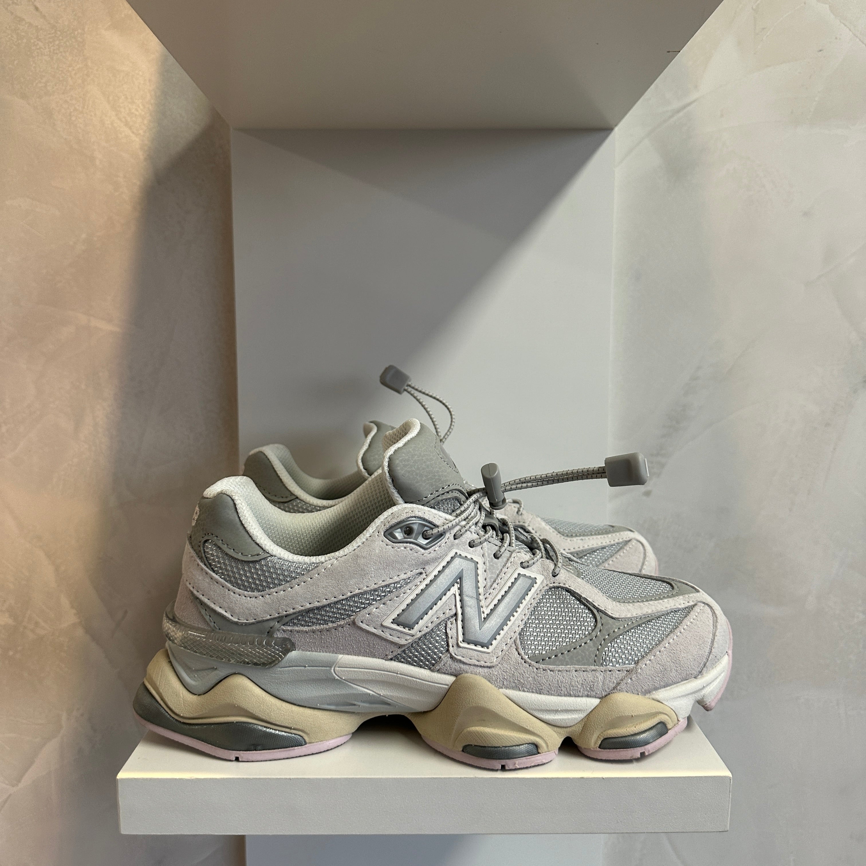 New Balance 9060 Grey Lilac (Pronta Entrega)