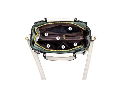 Bolsa Feminina em Couro Quadrada em de Ombro Majestic